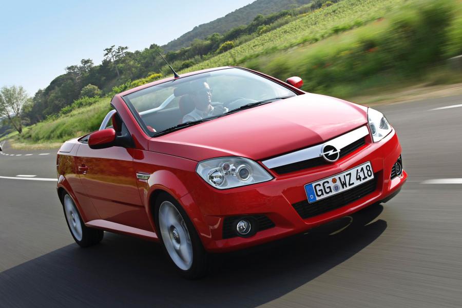  Opel Tigra Twin Top 2004 года  (фото 36 из 142)